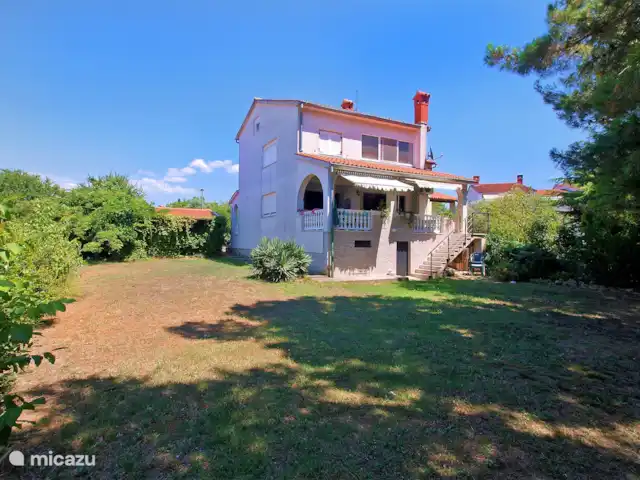 vakantiehuis huren in Kroatië, Istrië, Pula – Huis Dubravka buiten