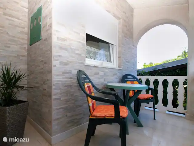 vakantiehuis huren in Kroatië, Istrië, Pula – Huis Dubravka terras