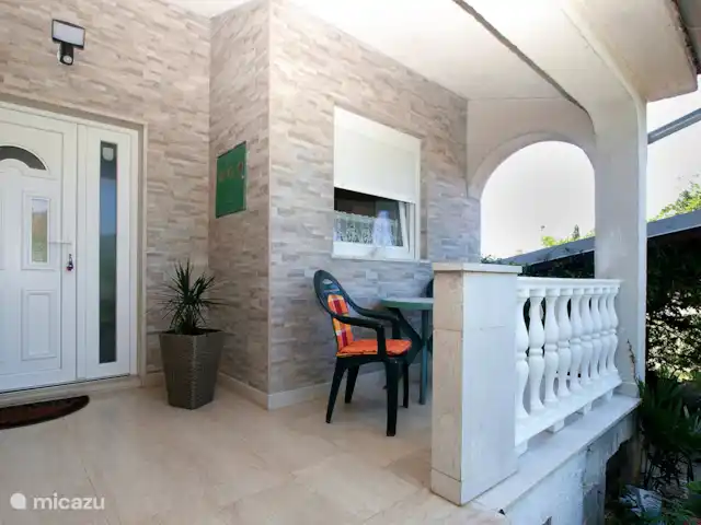 vakantiehuis huren in Kroatië, Istrië, Pula – Huis Dubravka terras