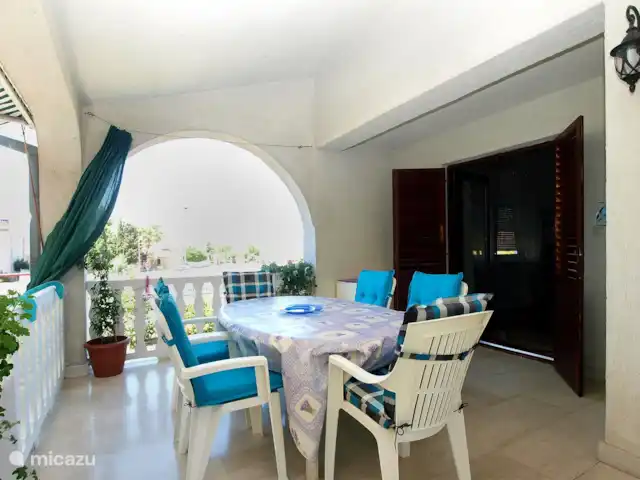 vakantiehuis huren in Kroatië, Istrië, Pula – Huis Dubravka terras