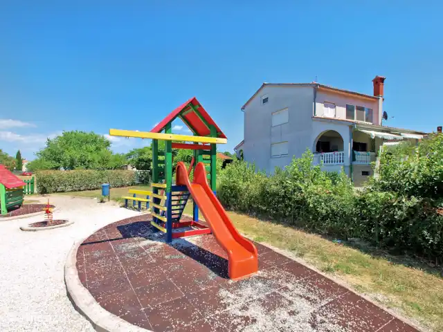 vakantiehuis huren in Kroatië, Istrië, Pula – Huis Dubravka buiten