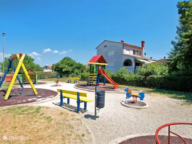 vakantiehuis huren in Kroatië, Istrië, Pula – Huis Dubravka buiten