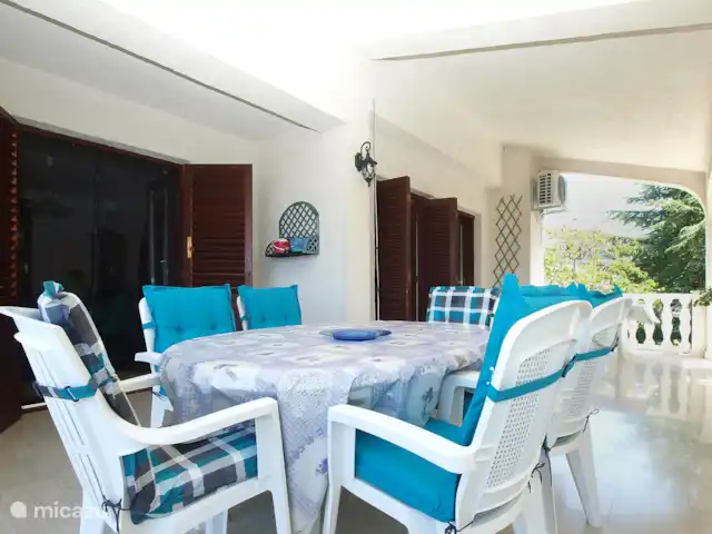 vakantiehuis huren in Kroatië, Istrië, Pula – Huis Dubravka terras