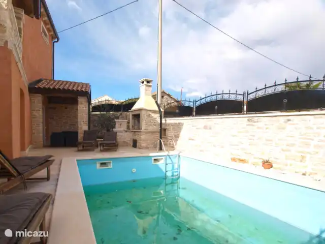 vakantiehuis huren in Kroatië, Istrië, Zminj – Huis Galant zwembad