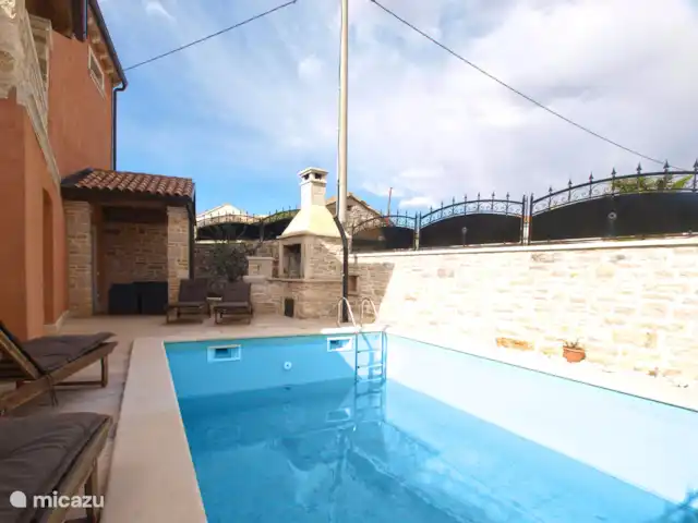 vakantiehuis huren in Kroatië, Istrië, Zminj – Huis Galant zwembad