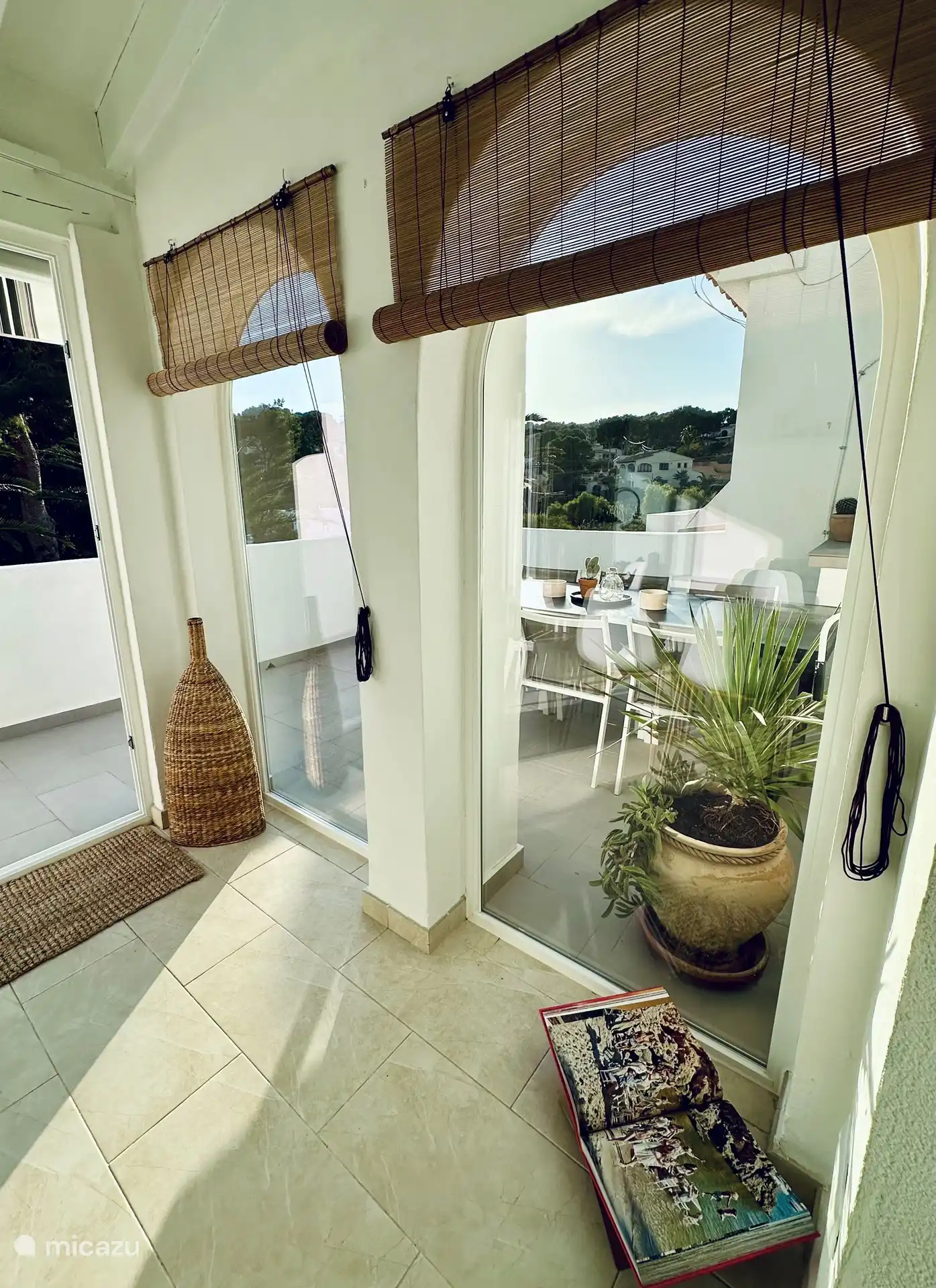 Vue de la salle à manger sur le toit-terrasse