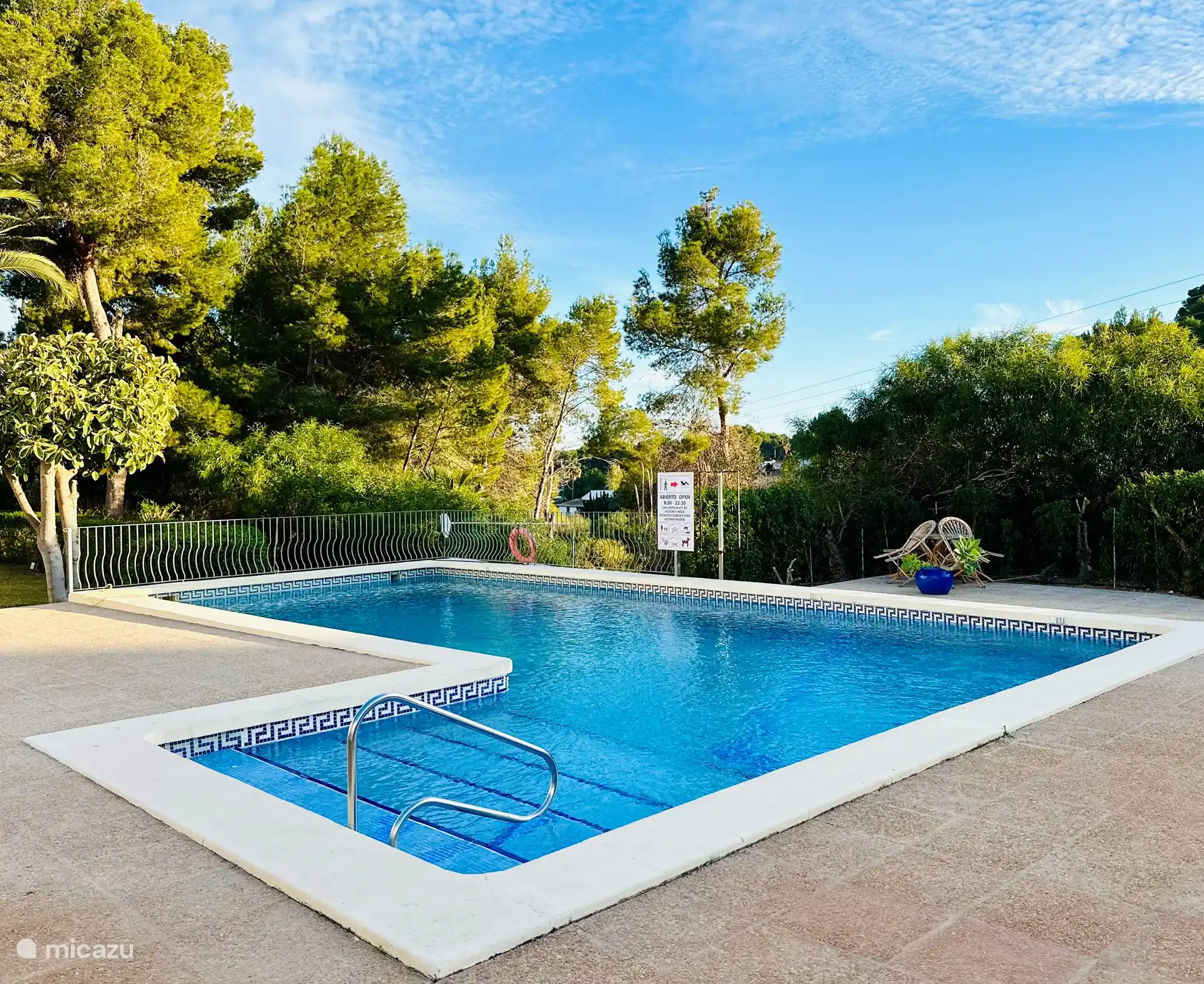 Communauté de piscine en gros plan