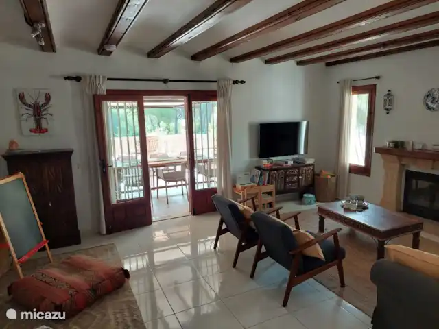 Siempre Verde - Con piscina climatizada en España, Costa Blanca, Moraira - villa Vista desde la cocina del salón y del paso a la naya del primer piso.