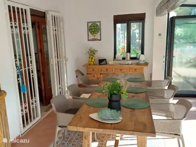 Siempre Verde - Con piscina climatizada en España, Costa Blanca, Moraira - villa Mesa de comedor en la Naya.