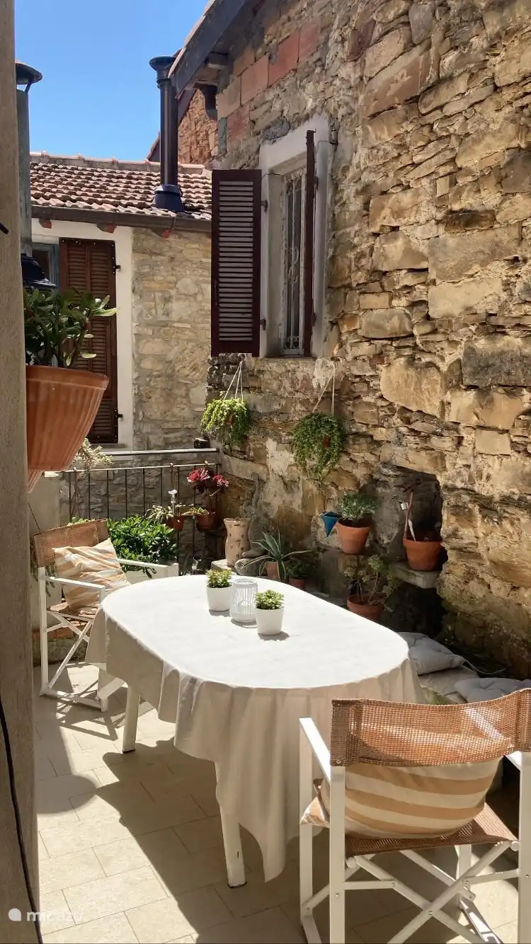 Het gezellige terras voor uw ontbijt, lunch en diner