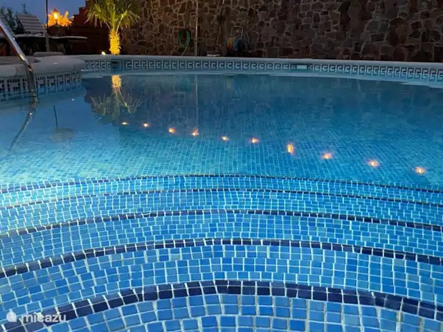 Casa Vista Al Mar | Espagne, Costa Brava, Calonge - maison de vacances le soir au bord de la piscine d'eau salée