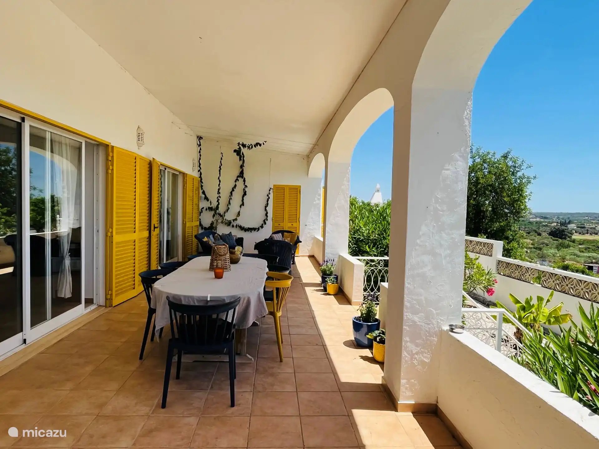 Onze veranda met uitzicht