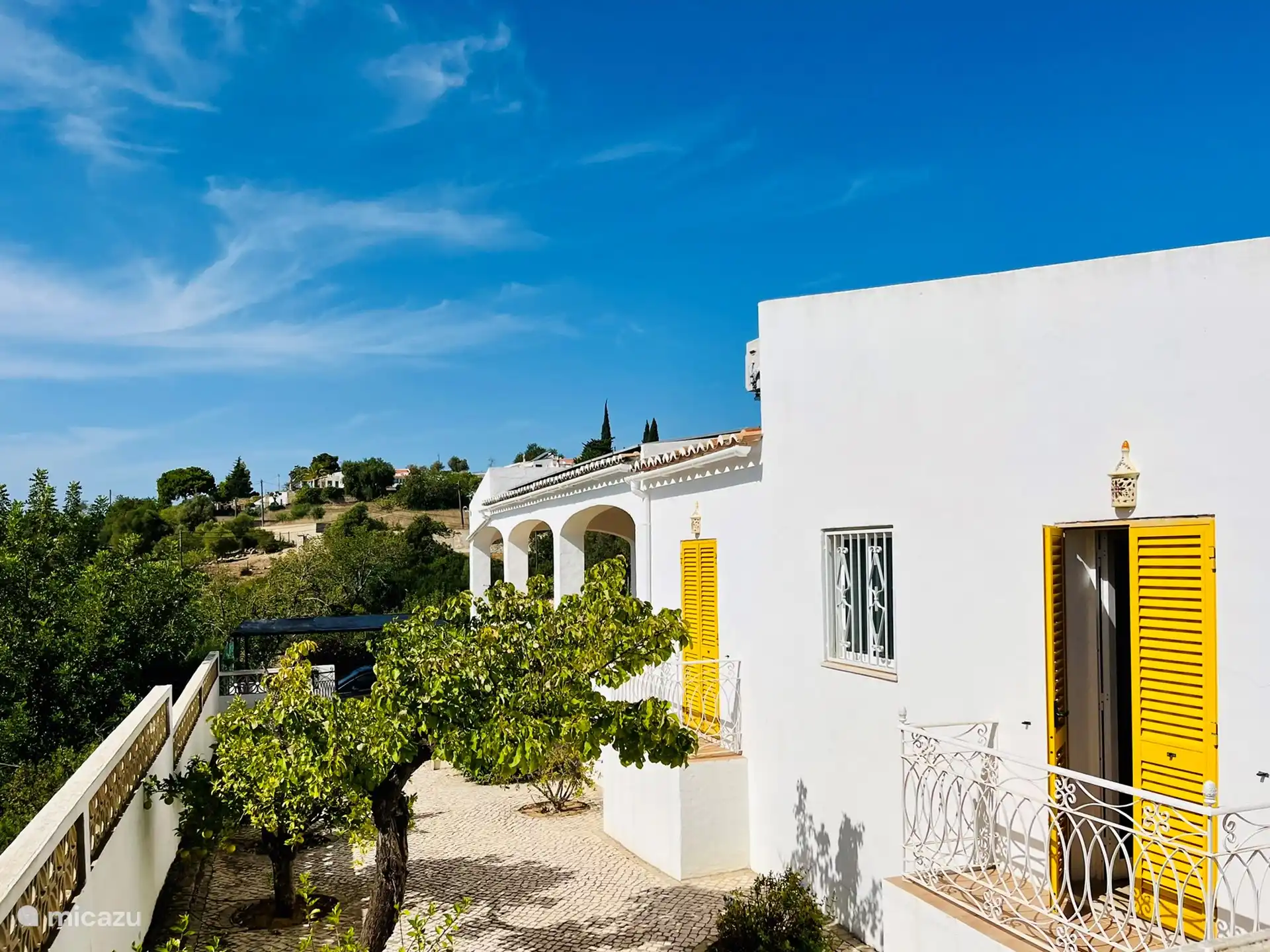 De achterkant van het huis