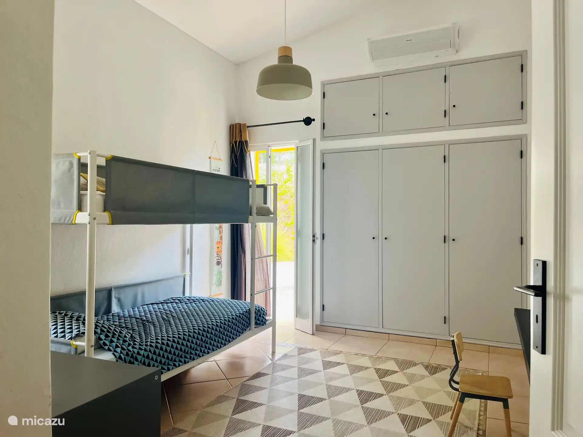 Kamer 3 met stapelbed en badkamer