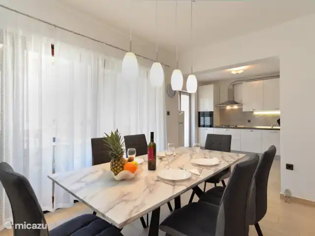 vakantiehuis huren in Kroatië, Istrië, Pula – Huis Emicol woonkamer