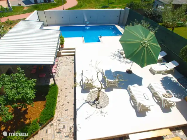 vakantiehuis huren in Kroatië, Istrië, Pula – Huis Emicol zwembad