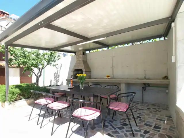 vakantiehuis huren in Kroatië, Istrië, Pula – Huis Emicol terras