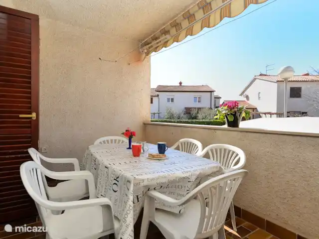 vakantiehuis huren in Kroatië, Istrië, Pula – Huis Emicol balkon