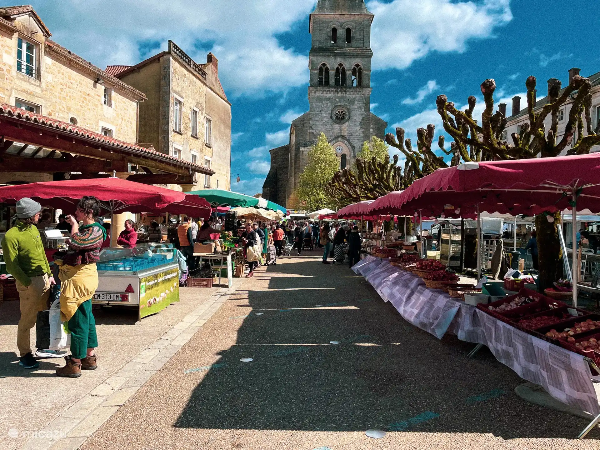 El mercado de los s&#225;bados en Thiviers