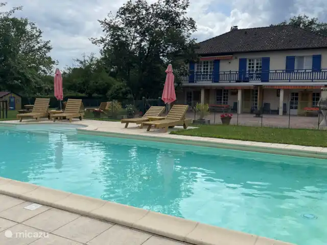 Le Coucou au Petit Bouleau | France, Dordogne, Saint-Pardoux-la-Rivière - appartement Vue des appartements depuis la piscine