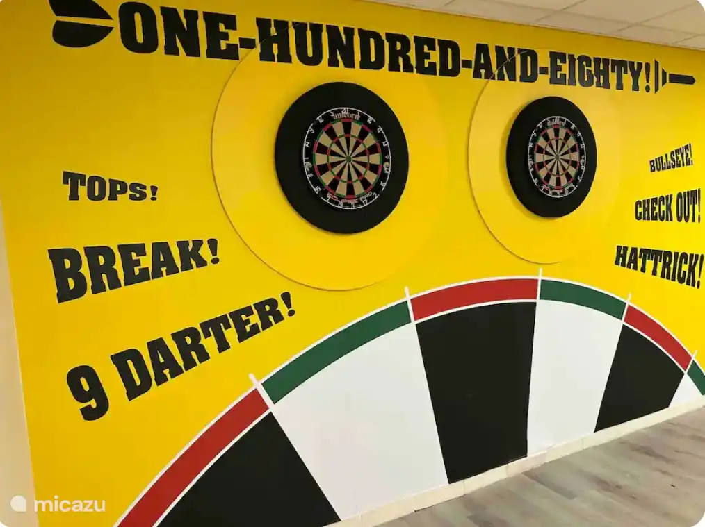 En el interior del parque existe la posibilidad de jugar a los dardos (de pago)