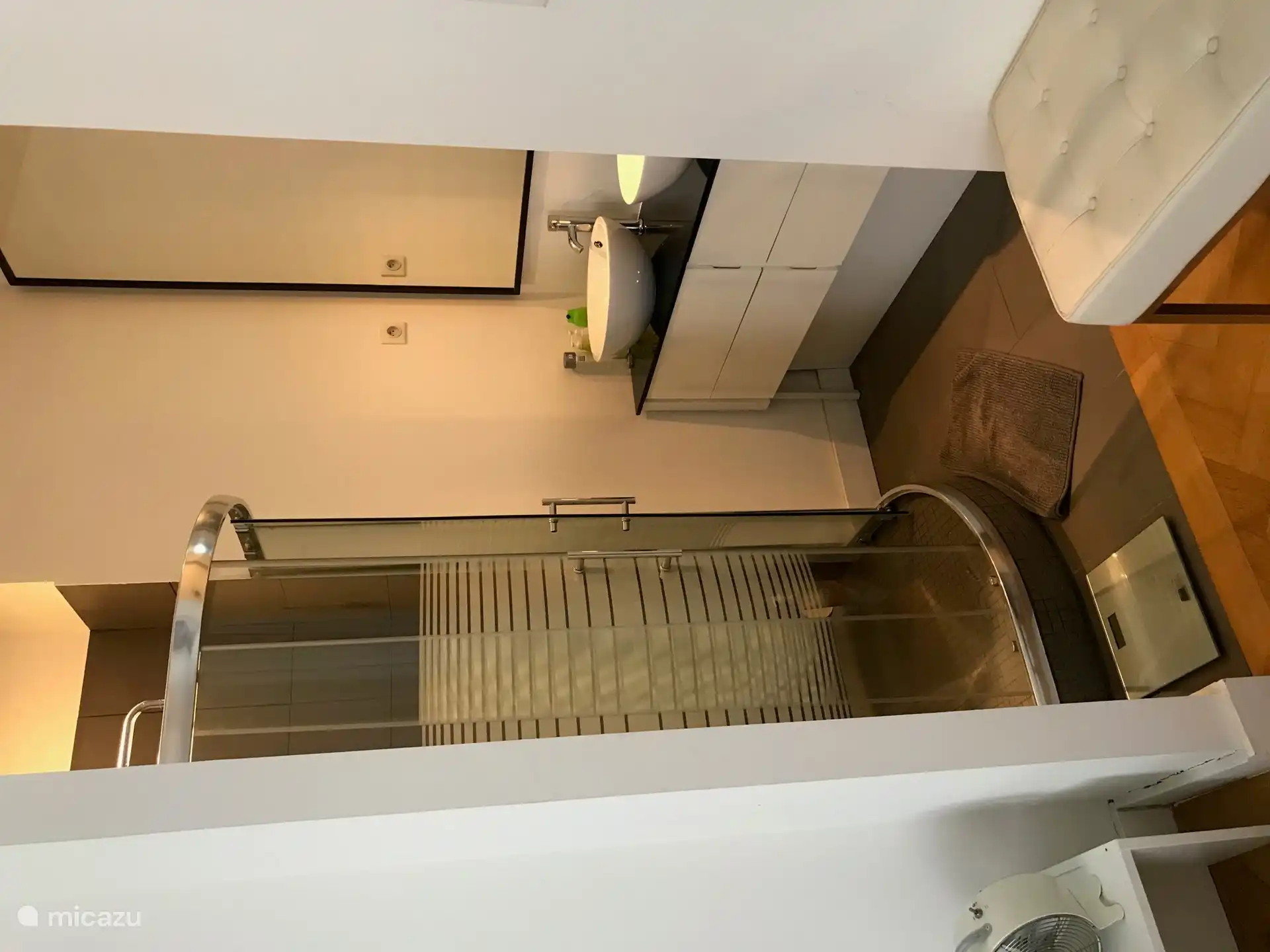 badkamer bij slaapkamer 2
woonkamer