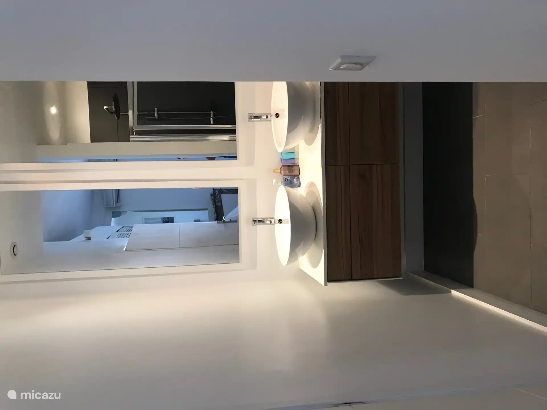 wastafel slaapkamer 1
