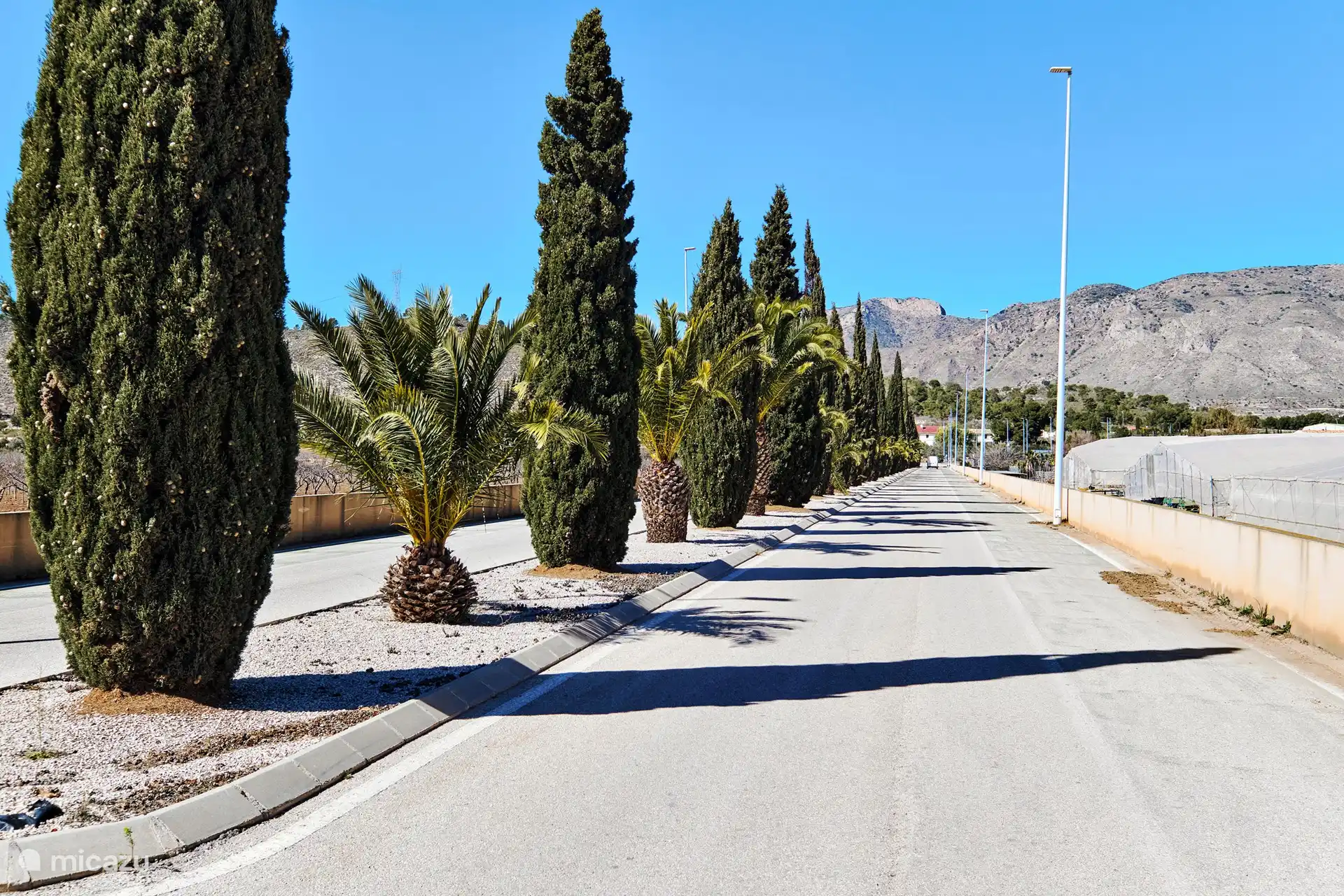 Entrée/allée dans le quartier