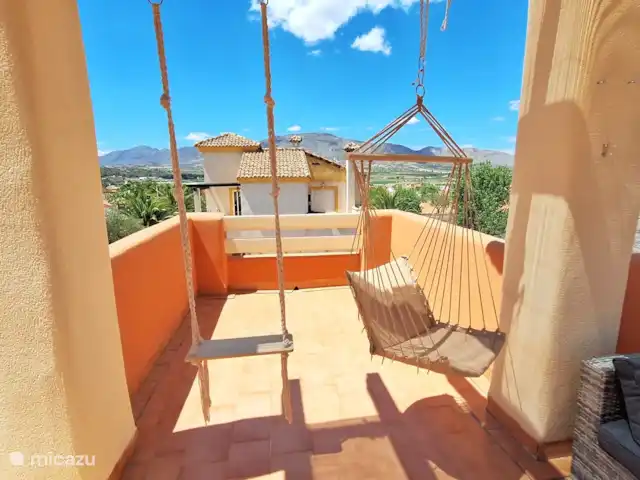 Casa Tortuga - piscina privada en España, Costa Blanca, Hondón de las Nieves - casa vacacional Columpios en el solárium