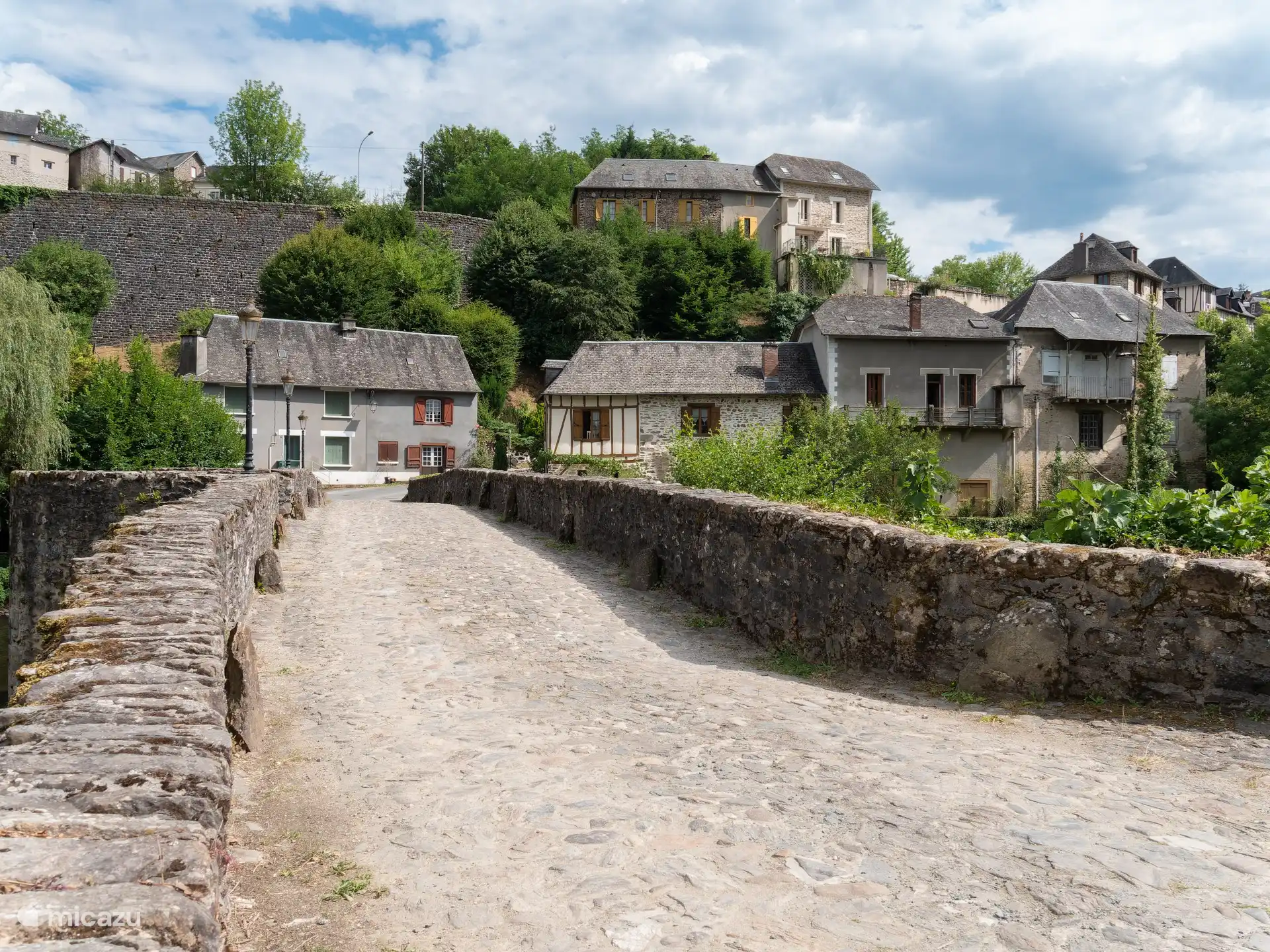 Mehrere alte Dörfer und Städte in der Umgebung