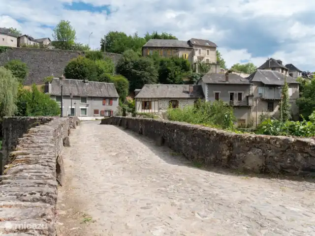 Location de Vacances France, Corrèze, Lubersac , gîte / cottage - 364 Impasse de Maury Plusieurs vieux villages et villes de la région