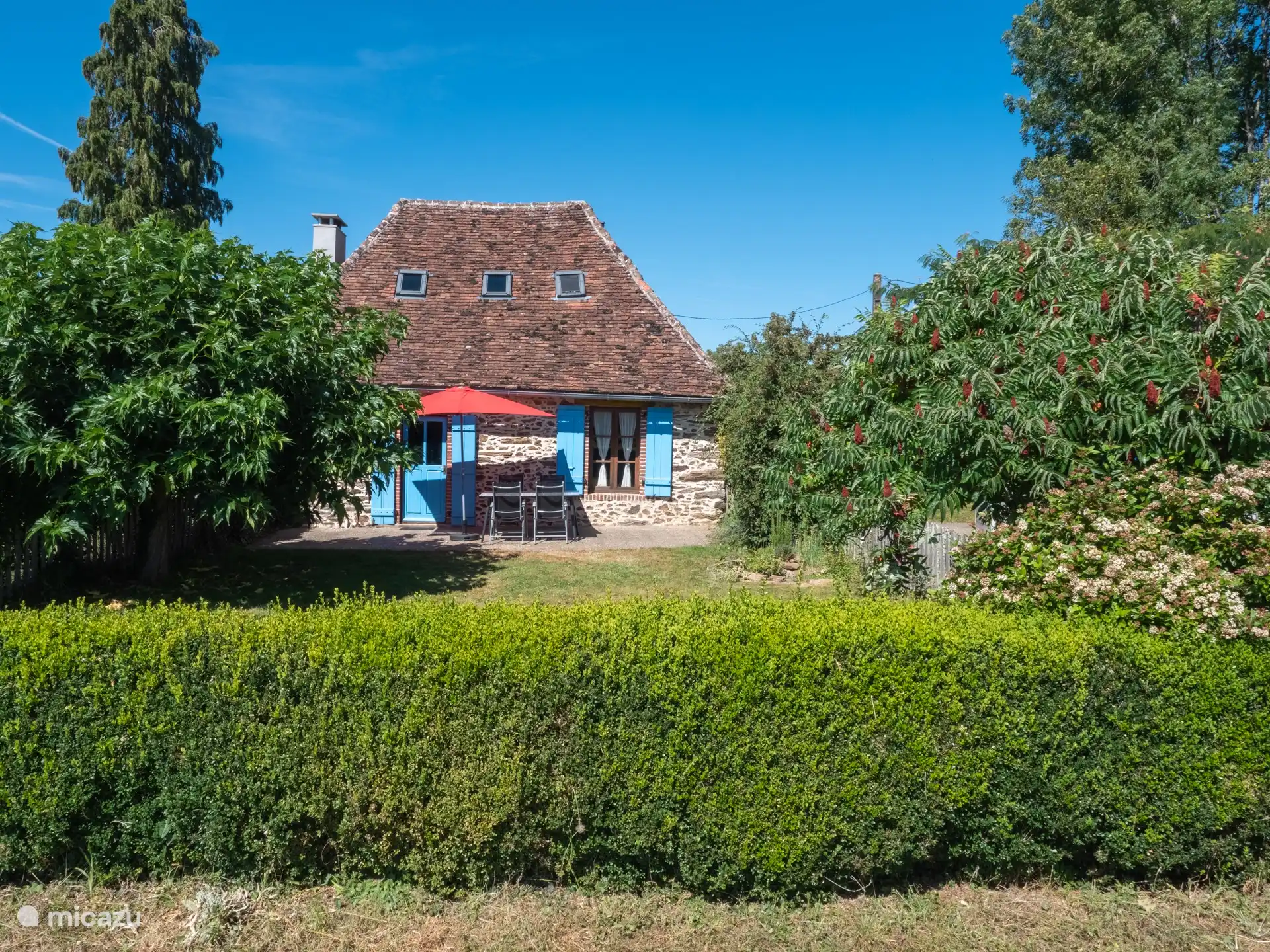 Eingezäunter privater Garten