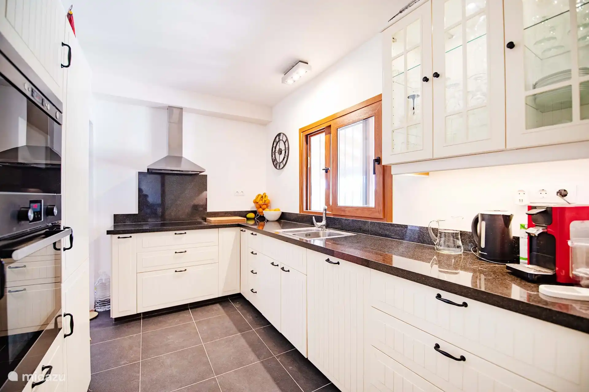 Küche mit Elektroherd