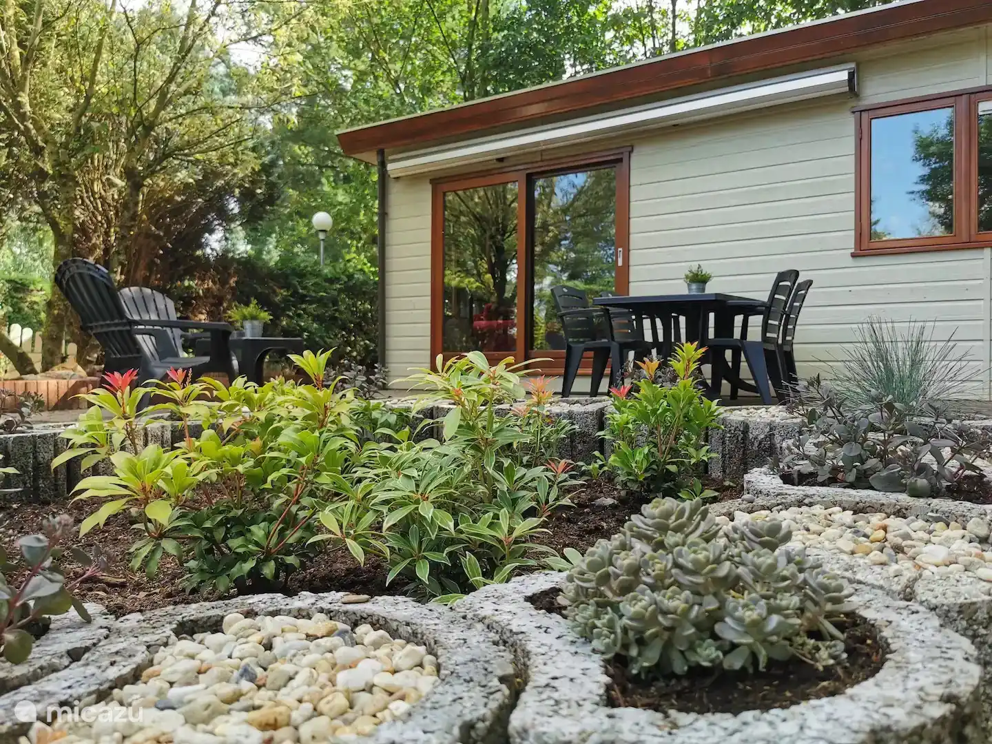 Genießen Sie diesen ruhig gelegenen, großzügigen Garten. Genießen Sie gutes Essen, grillen Sie, lesen Sie ein Buch oder tun Sie einfach nichts. Hier ist alles möglich!