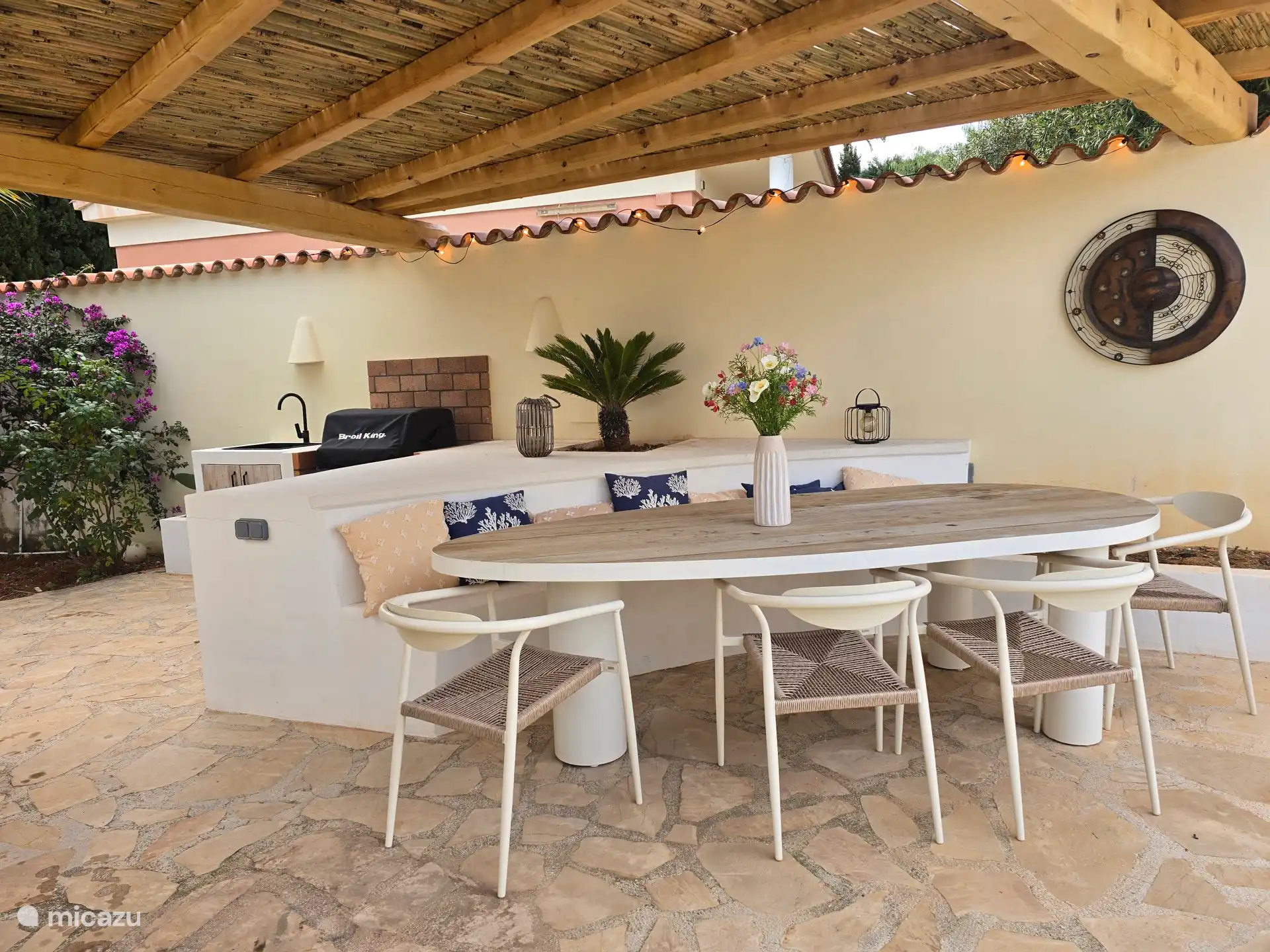 Unsere Außenküche mit Baldachin und Grill