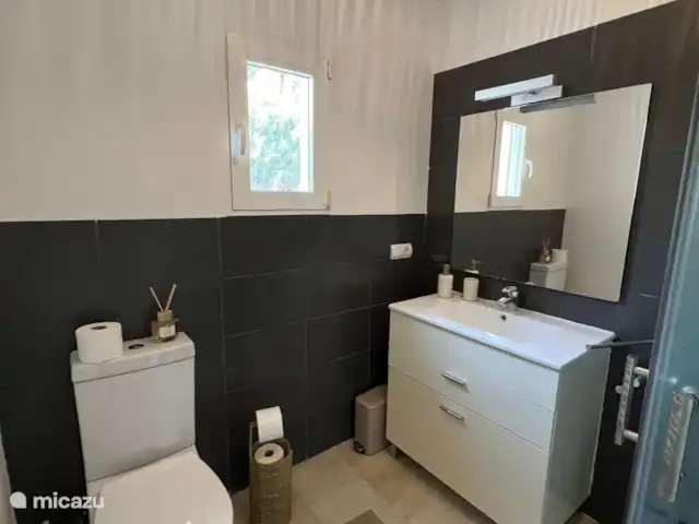 Casa Las tres Hijas huren in Spanje, Costa Blanca, Benissa - villa Tweede badkamer met douche, wastafel en toilet op de 1e verdieping