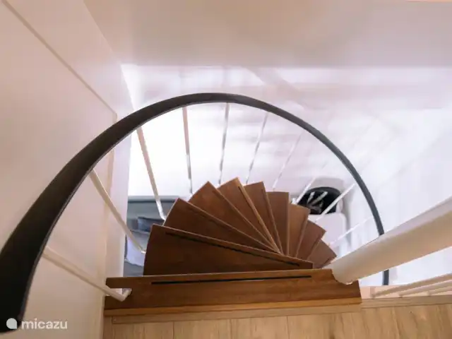 Le chemin sacré | Pays-Bas, Hollande du Nord, Egmond aan Zee - maison de vacances escalier