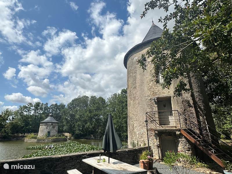 Ferienwohnung Frankreich, Vendée, Montaigu-Vendée  Landhaus / Schloss Le Donjon im Château de la Preuille