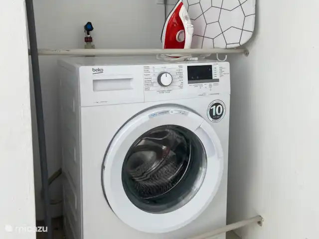 Location de Vacances Curaçao, Banda Ariba (est), Jan Thiel, appartement - Curalux Apartments-Flamingo Avec nous, vous pouvez également faire un peu de lessive et de repassage.