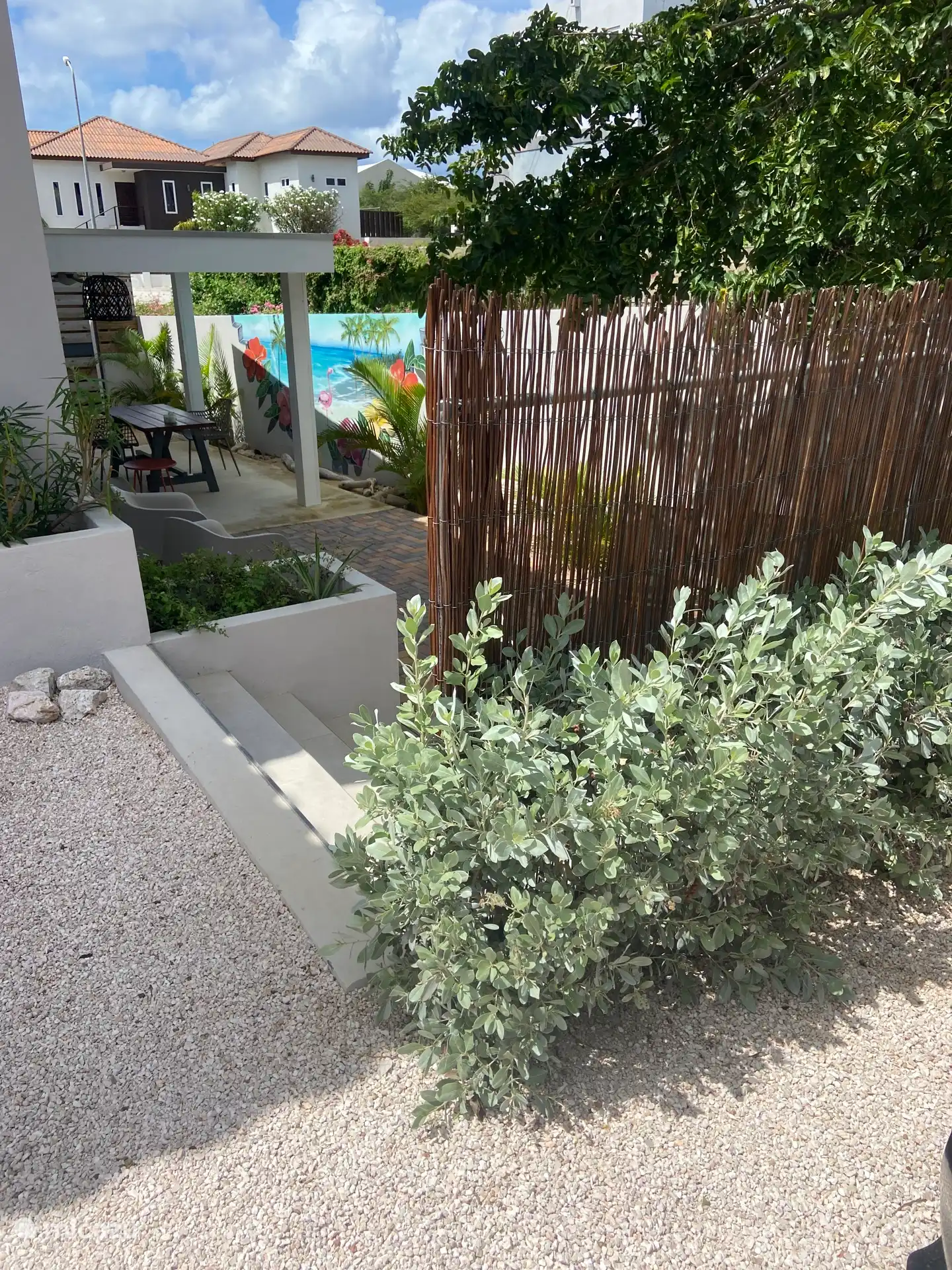 Flamingo biedt privacy, is schaduwrijk en zit heerlijk op de wind.