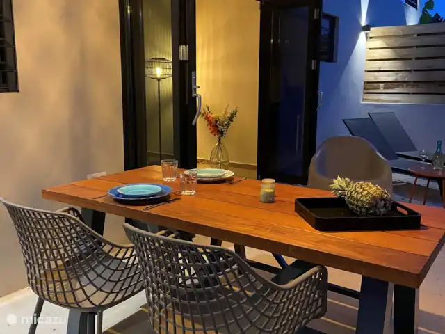 Location de Vacances Curaçao, Banda Ariba (est), Jan Thiel, appartement - Curalux Apartments-Flamingo Dîner du soir.