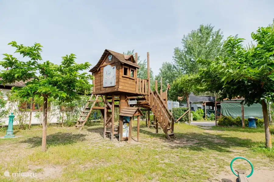 Beautiful chalet in Tuscany with swimming pool, peace and nature. Perfect base for Lucca, Pisa, Florence and the Tuscan coast.