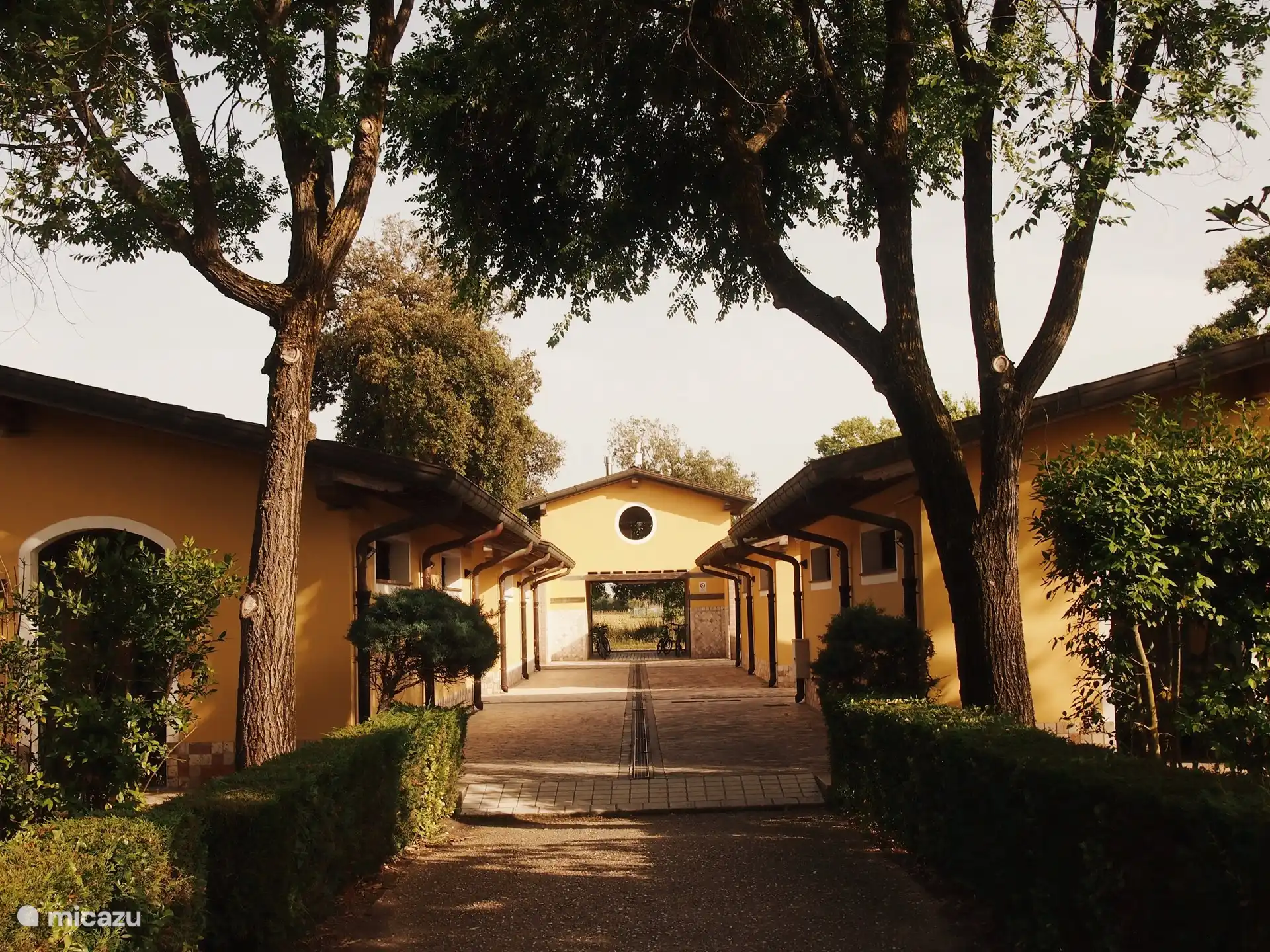 Beautiful chalet in Tuscany with swimming pool, peace and nature. Perfect base for Lucca, Pisa, Florence and the Tuscan coast.