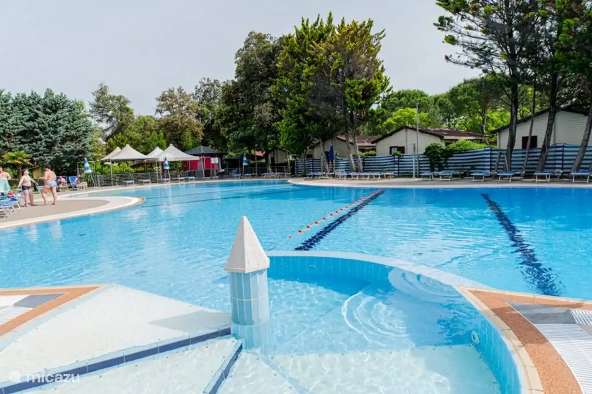 Beautiful chalet in Tuscany with swimming pool, peace and nature. Perfect base for Lucca, Pisa, Florence and the Tuscan coast.