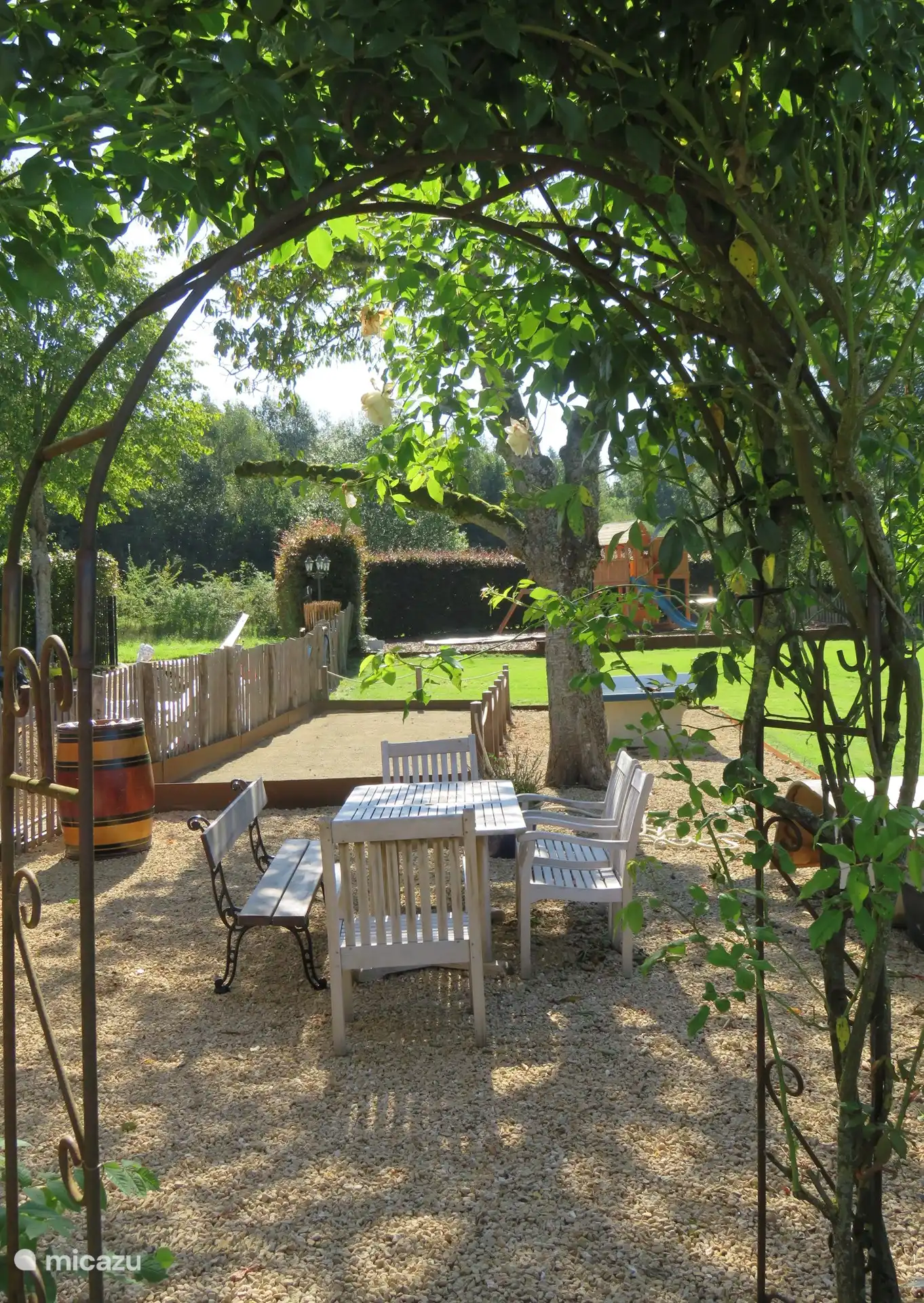 Genießen Sie unter dem Kirschbaum