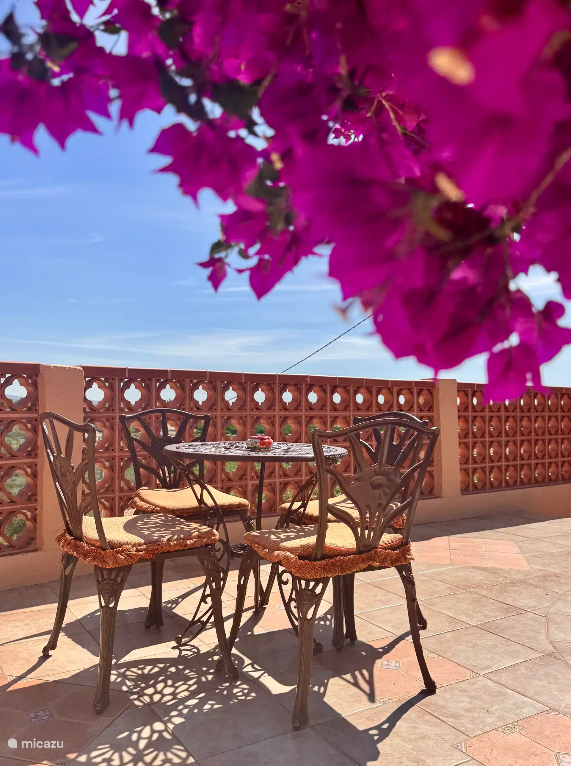 Second seat by the pool