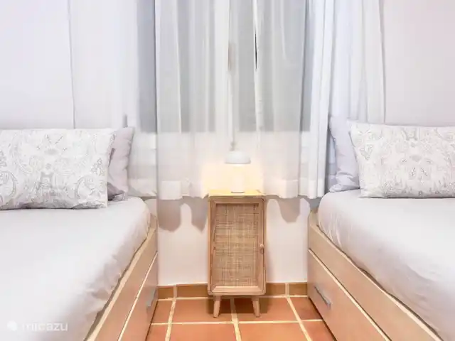 App Altea zwembad en gratis parking huren in Spanje, Costa Blanca, Altea - appartement Tweede slaapkamer met 2 single bedden, confortabele matrassen met hun topper en luxueuze lakens...