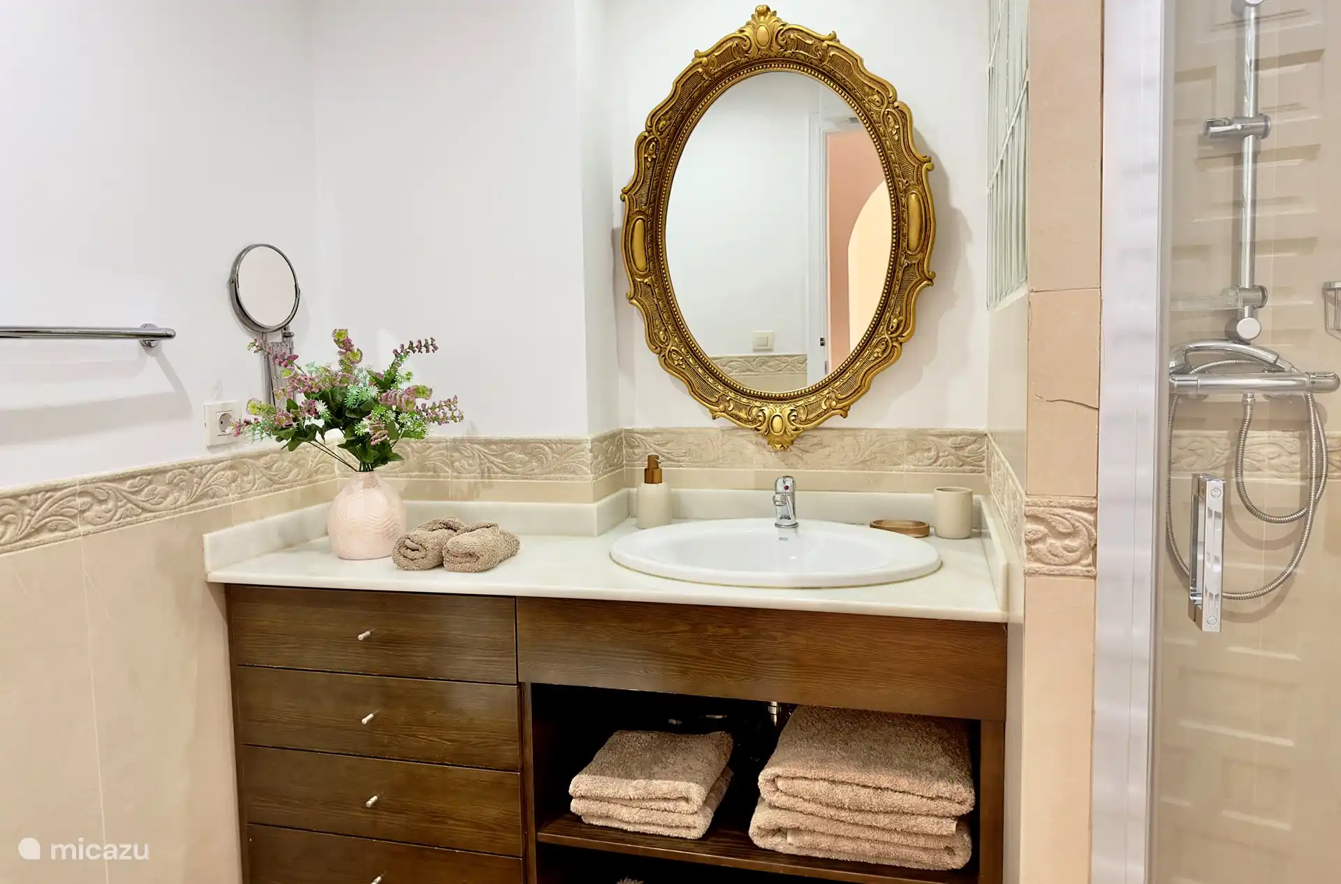 Bathroom with hot and cold water, heating 