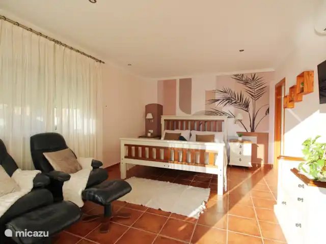 villa huren in Spanje, Costa Blanca, Calpe – Villa Ty Croeso Calpe Slaapkamer ensuite Ipanema
Met inloopkast en toegang tot het terras