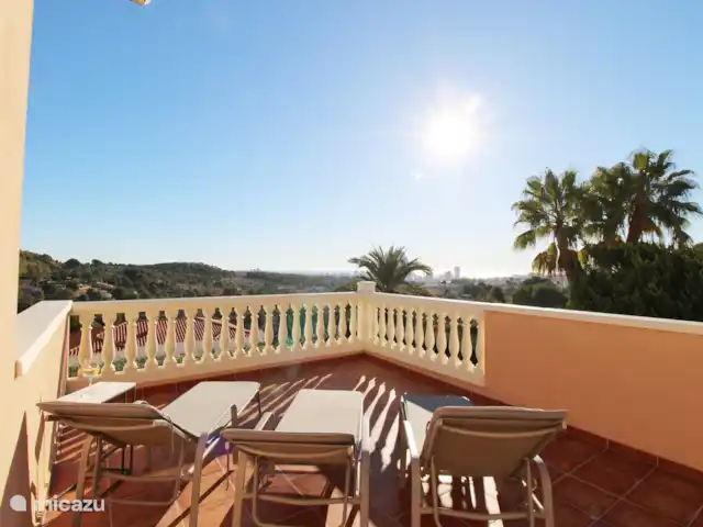 villa huren in Spanje, Costa Blanca, Calpe – Villa Ty Croeso Calpe Slaapkamers met terras